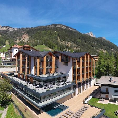 Ciampedie Luxury Alpine Spa Hotel Vigo di Fassa Eksteriør billede