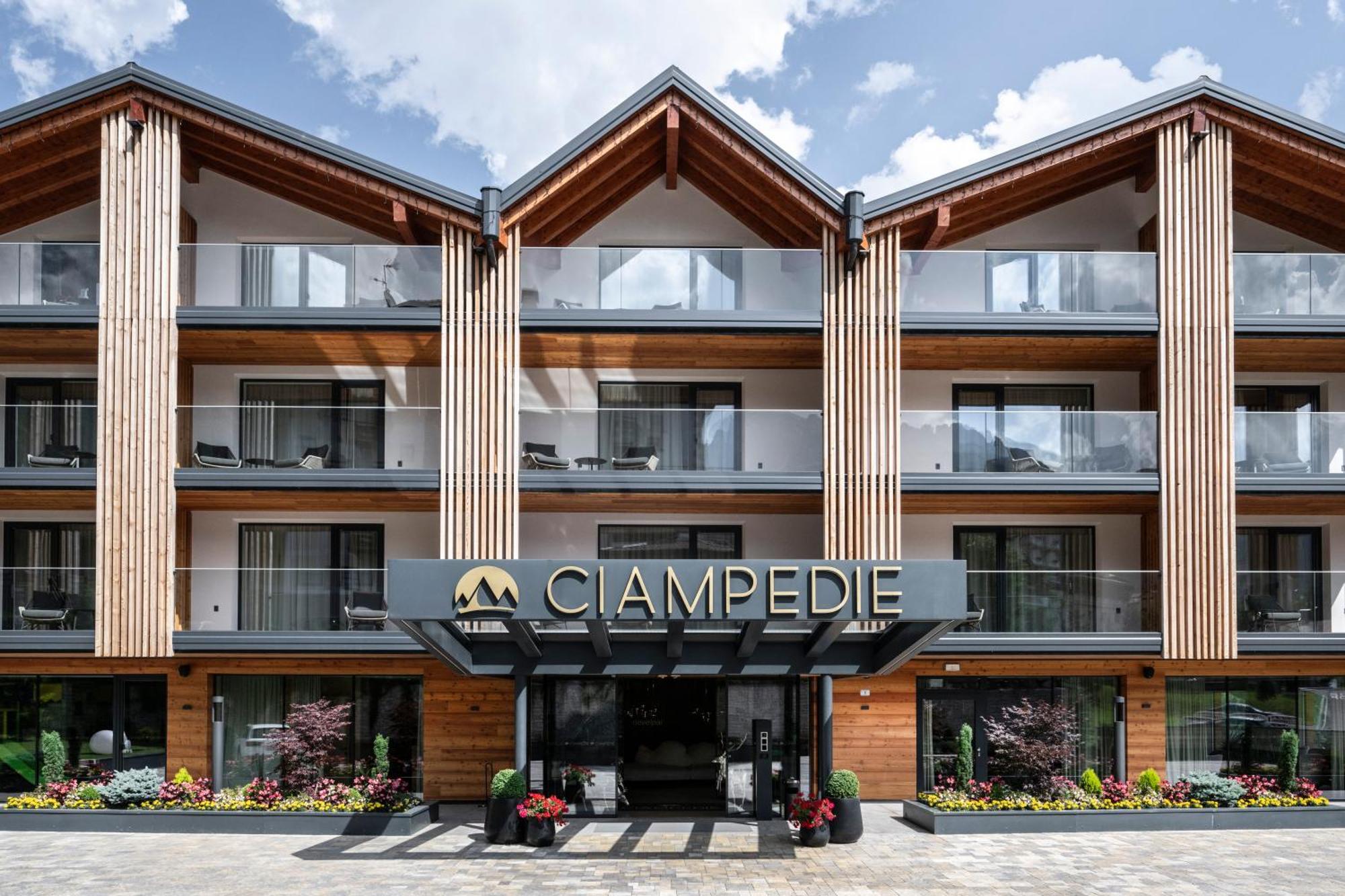 Ciampedie Luxury Alpine Spa Hotel Vigo di Fassa Eksteriør billede
