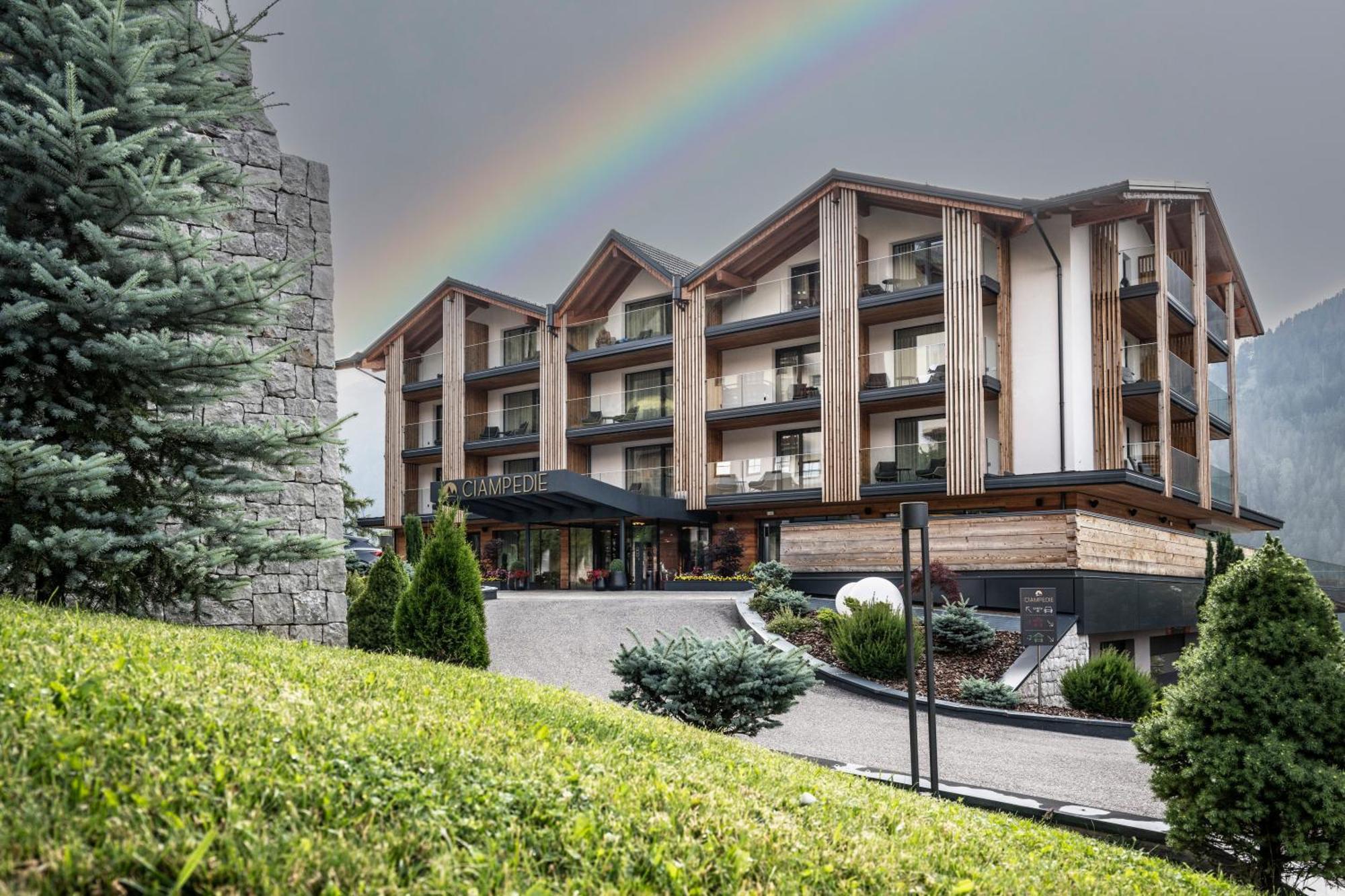Ciampedie Luxury Alpine Spa Hotel Vigo di Fassa Eksteriør billede