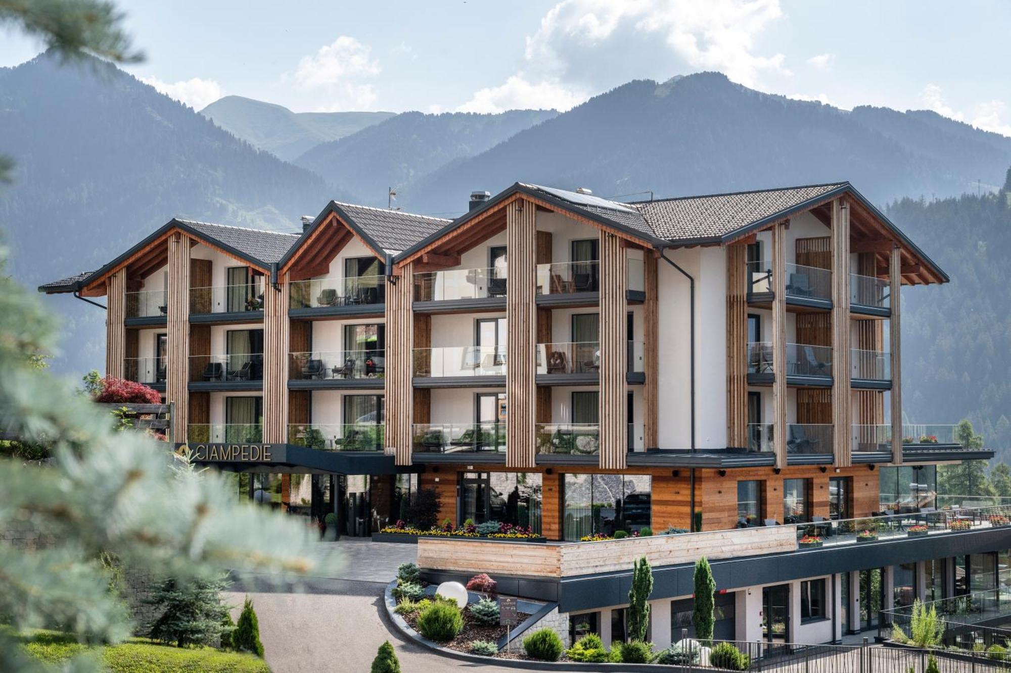 Ciampedie Luxury Alpine Spa Hotel Vigo di Fassa Eksteriør billede