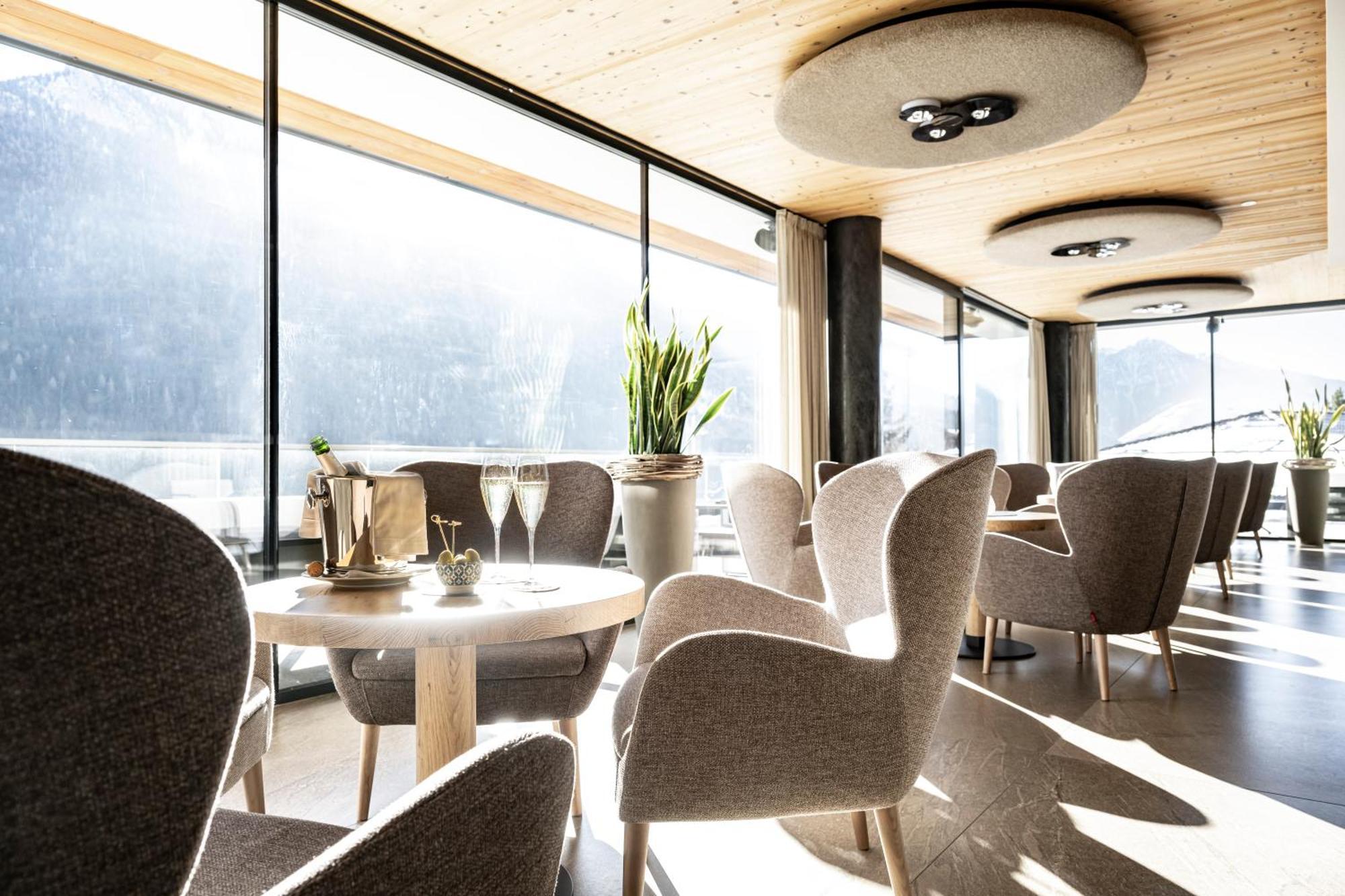 Ciampedie Luxury Alpine Spa Hotel Vigo di Fassa Eksteriør billede