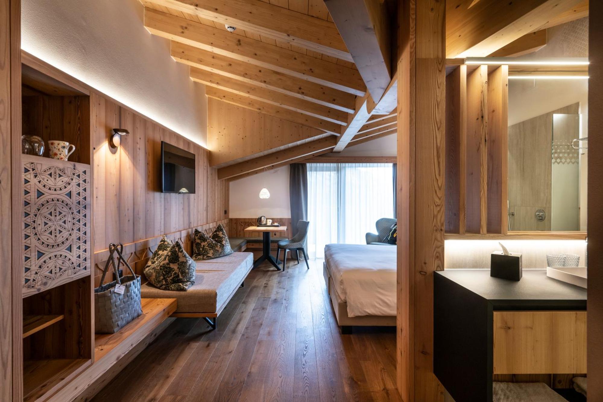 Ciampedie Luxury Alpine Spa Hotel Vigo di Fassa Eksteriør billede