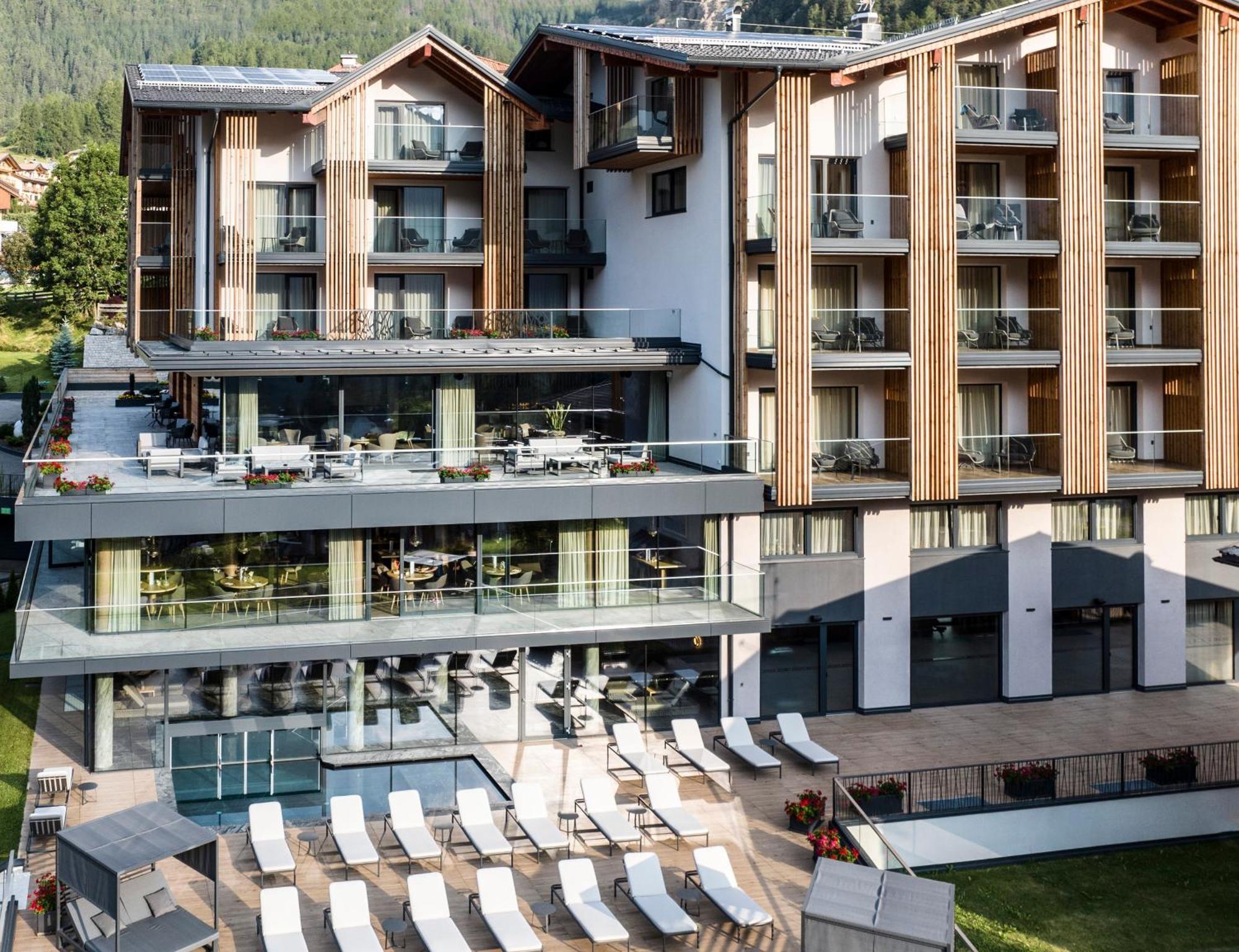 Ciampedie Luxury Alpine Spa Hotel Vigo di Fassa Eksteriør billede