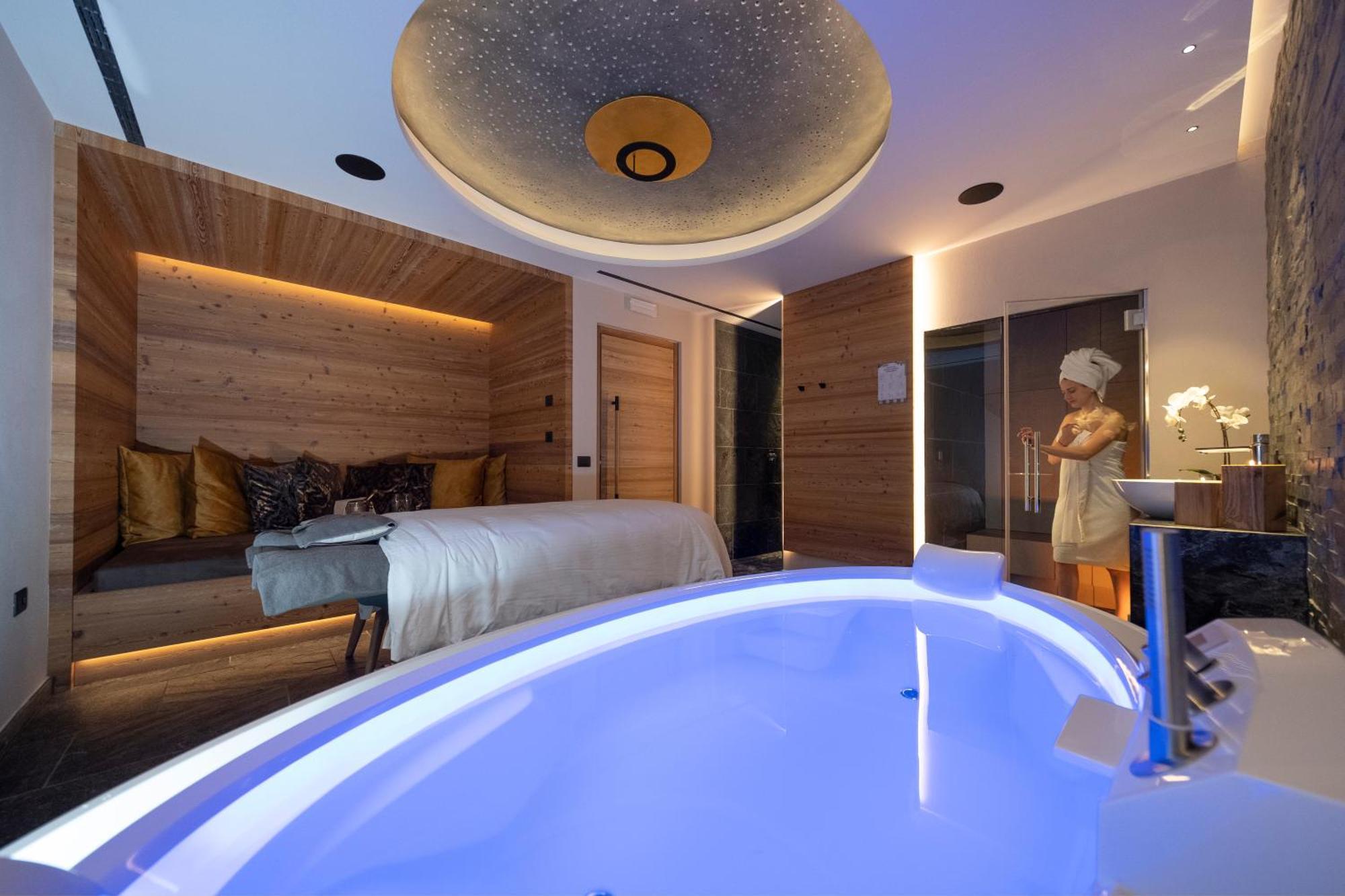 Ciampedie Luxury Alpine Spa Hotel Vigo di Fassa Eksteriør billede