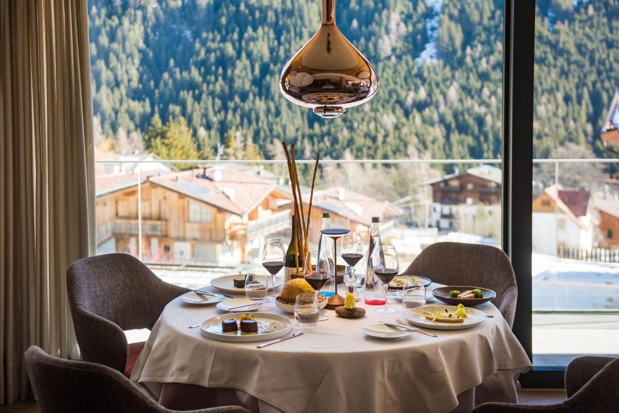 Ciampedie Luxury Alpine Spa Hotel Vigo di Fassa Eksteriør billede