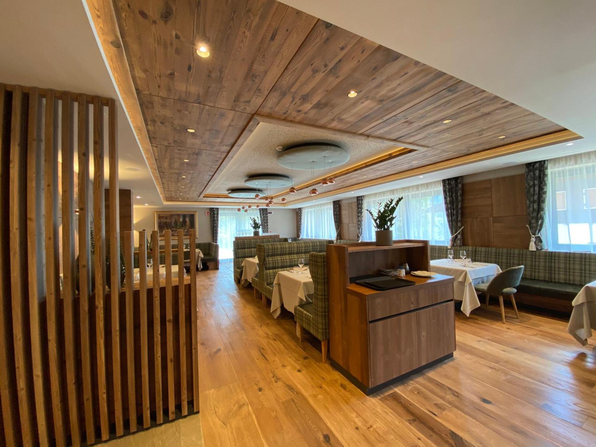 Ciampedie Luxury Alpine Spa Hotel Vigo di Fassa Eksteriør billede
