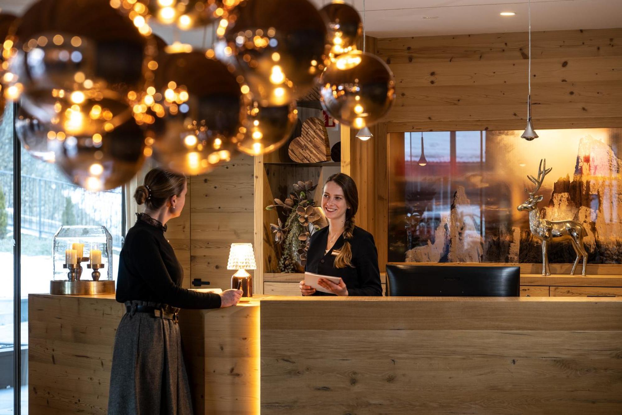 Ciampedie Luxury Alpine Spa Hotel Vigo di Fassa Eksteriør billede